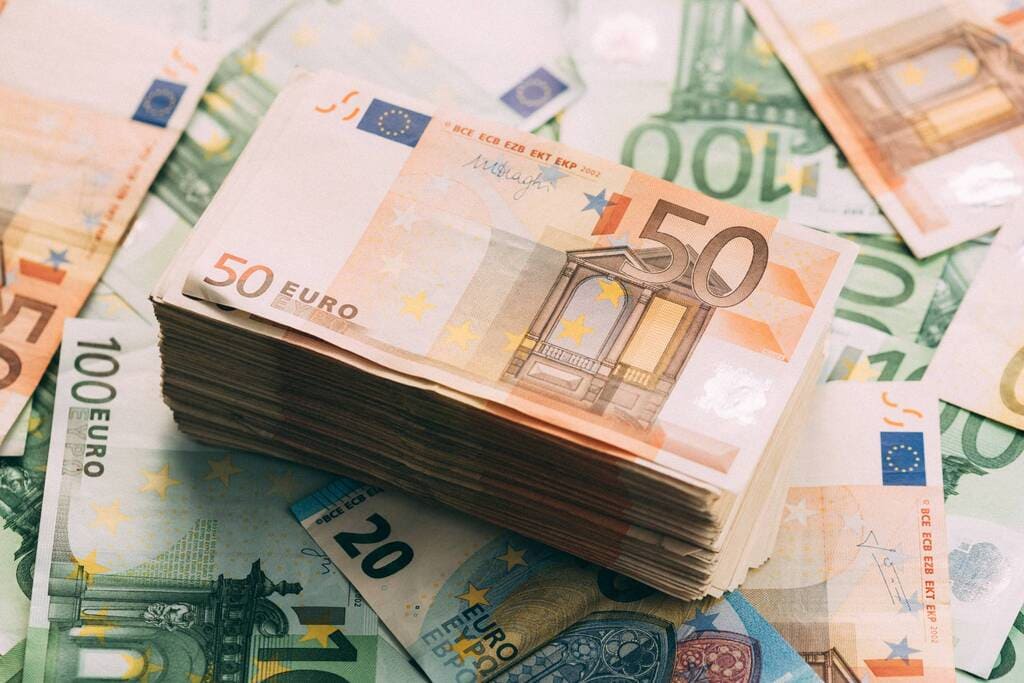 Уряд Іспанії посилює контроль за переміщенням готівки ucbi.es